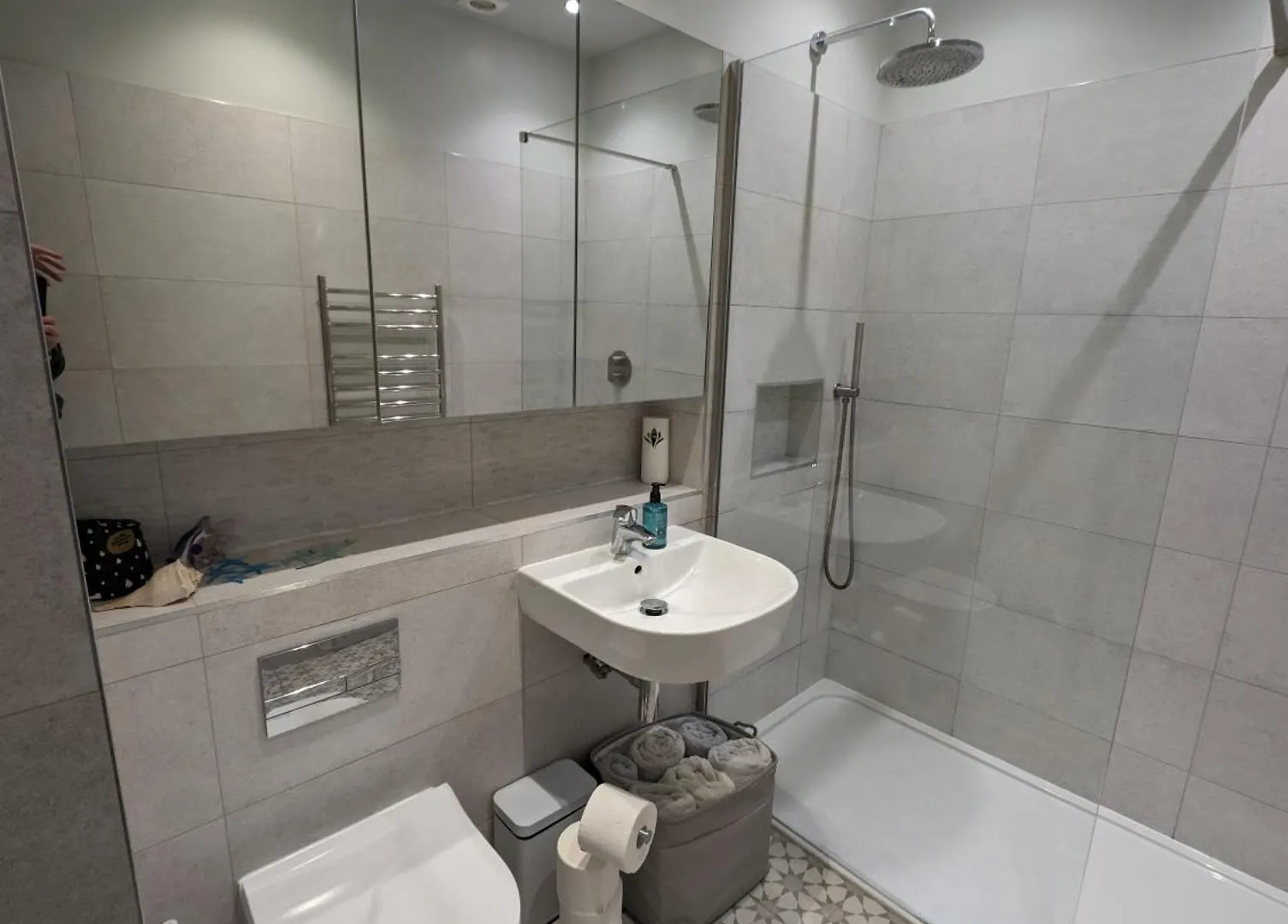 Beautiful New Double Room In Great Location 에든버러 홈스테이
